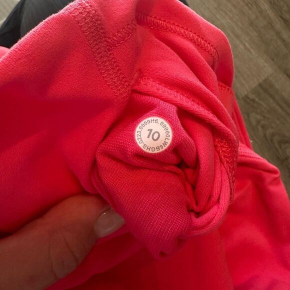 Lululemon size 10 align capris - Picture 2 of 3